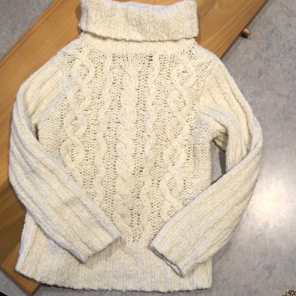 Old Navy little girls cable knit sweater